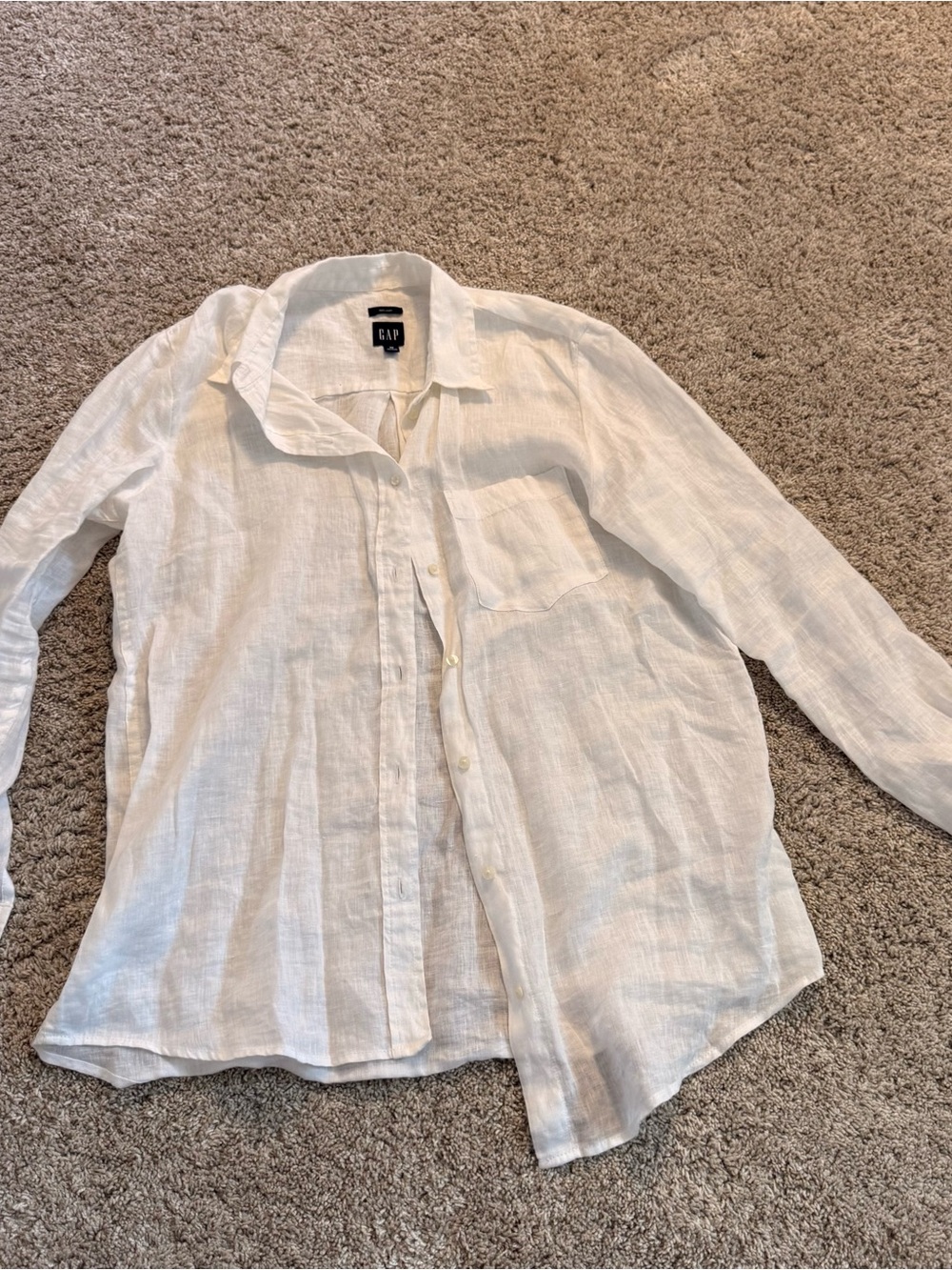 GAP Women’s White 100% Linen Button-Down Shirt